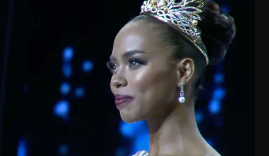 Për herë të parë, një vajzë me ngjyrë kurorëzohet Miss Universe Filipinet