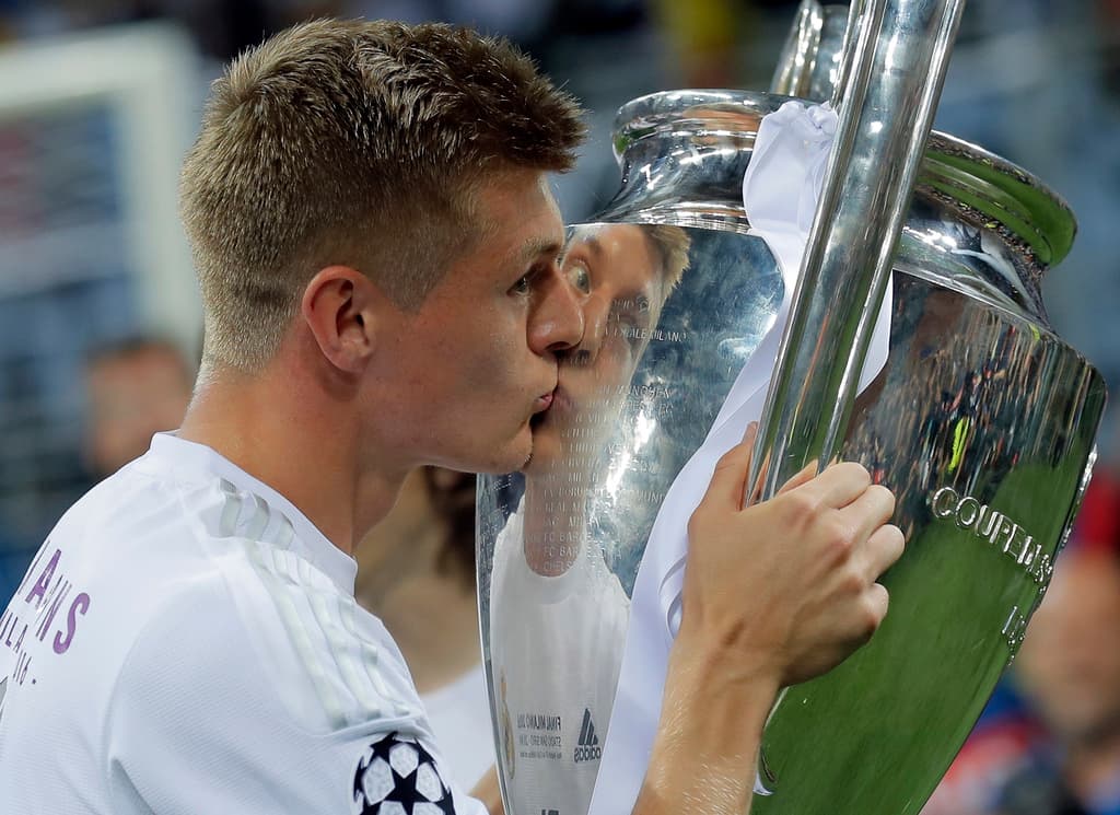 Nëse do të bësh diçka, bëje si Toni Kroos futbollin