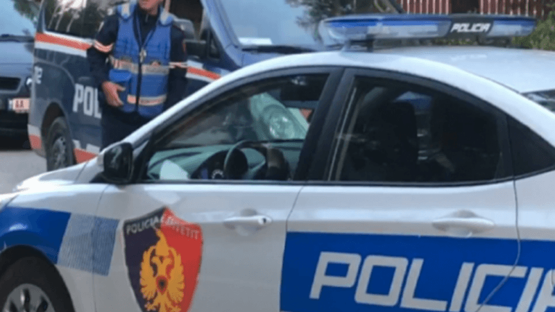 Shpërthim në oborrin e një shtëpie Divjakë