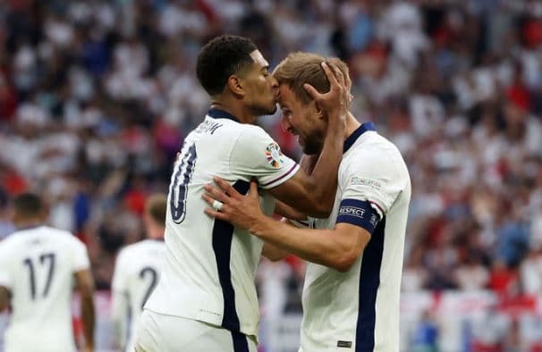 Anglia e mposht Sllovakinë, kalon në çerekfinale