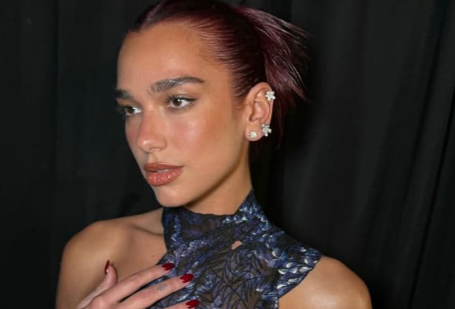 Dua Lipa kritikon Izraelin: Djegia e fëmijëve për së gjalli nuk mund të justifikohet kurrë!