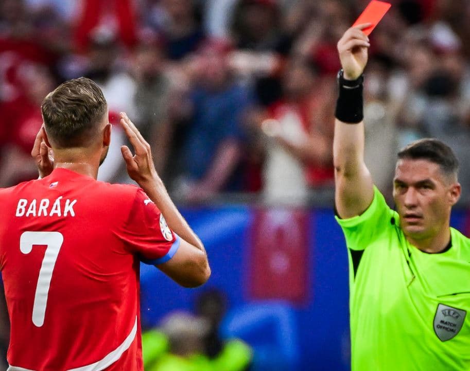 Penalizohet Çekia ndaj Turqisë, Baraku ndëshkohet me të kuq