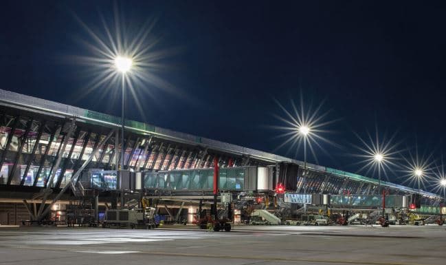 Aeroporti Cointrin i Gjenevës në “alarm të kuq”, shkak shirat e rrëmbyeshëm