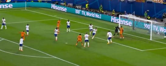 Holanda shënon ndaj Francës por VAR-i ia prish festën