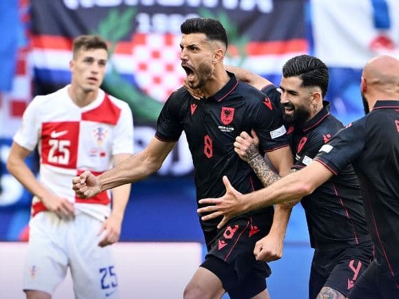 Kroacia dhe Shqipëria ndahen në paqe