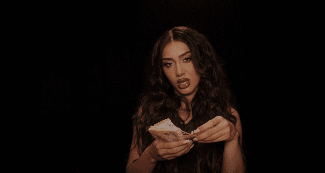 Melinda Ademi i gëzohet lajmit se "Kjo verë" i mori mbi një milion klikime (VIDEO)