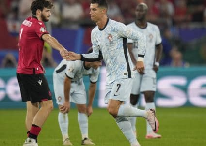 Kvaratskhelia e mposht mësuesin e fëmijërisë, Ronaldon