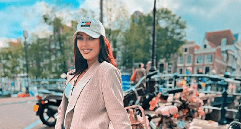 Ronela Hajati lajmërohet nga Amsterdami