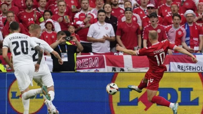 Mbaron pjesa e parë mes Sllovenisë dhe Danimarkës, rezultati 0:1