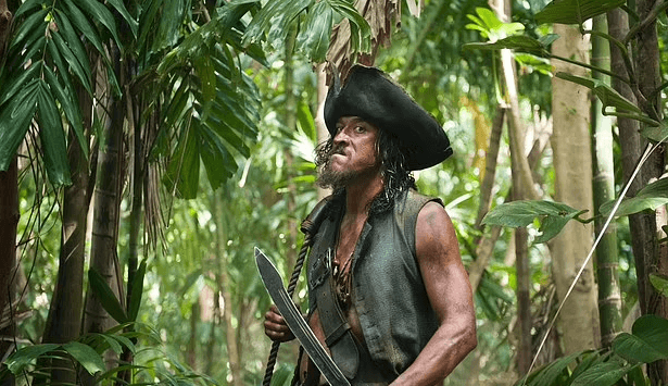 Ylli i “Pirates of the Caribbean” sulmohet për vdekje nga një peshkaqen