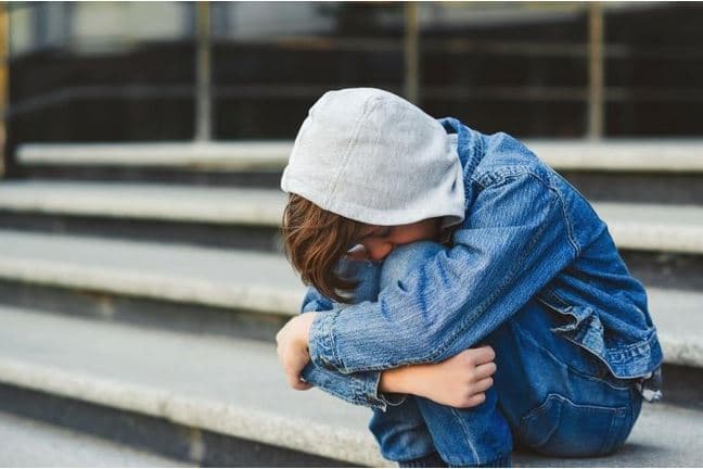 Anketa tregon se adoleshentët kanë nevojë për më shumë mbështetje nga prindërit sesa marrin
