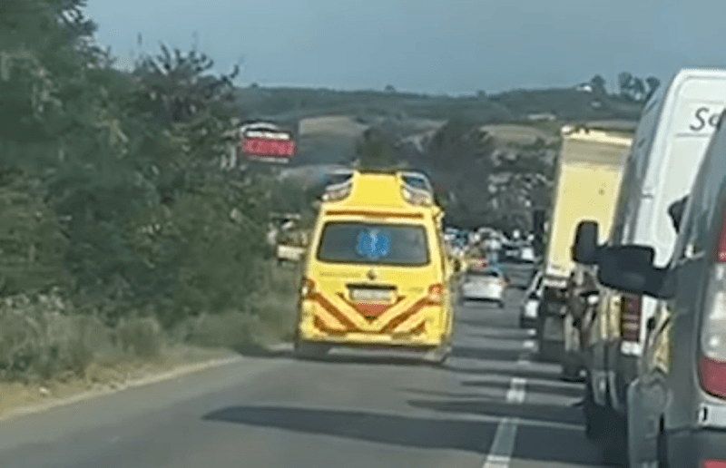 Tre të lënduar në aksidentin në Gjakovë, ku u përfshi edhe vetura e policisë