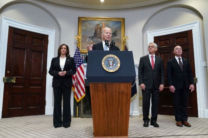 Bideni u kërkon njerëzve që të presin hetimin e FBI-së dhe të mos bëjnë supozime për motivin e sulmuesit
