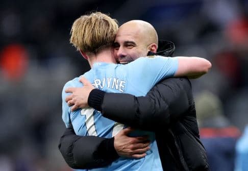 De Bruyne mbetet te City, e konfirmon Guardiola
