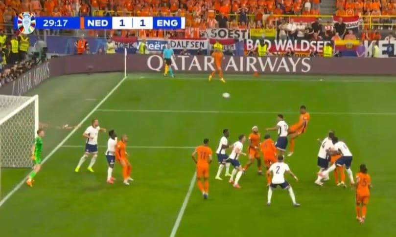 Holanda afër golit, Dumfries rrok shtyllën e Anglisë (VIDEO)