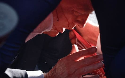 Nga brenda apo jashtë, kush deshi ta eliminojë Trumpin? (VIDEO)