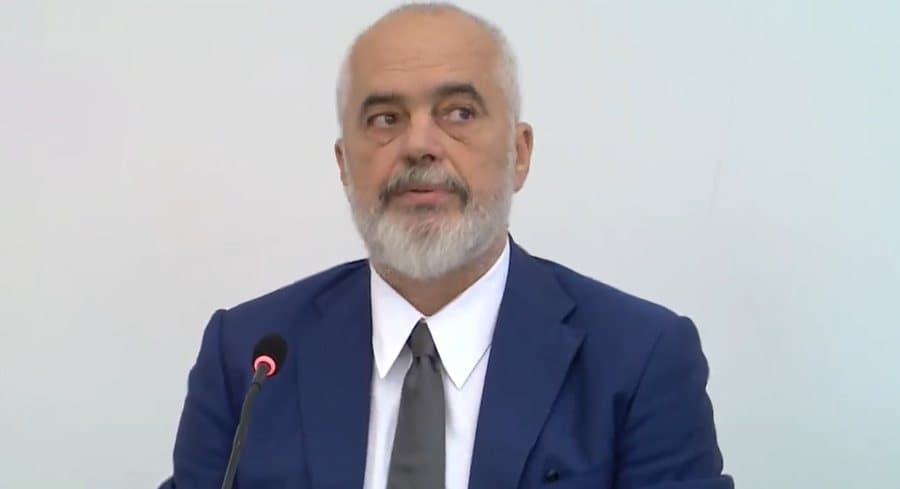 Djegia e karrigeve të Kuvendit, reagon Rama: Ne mbjellim, ata shkulin e djegin