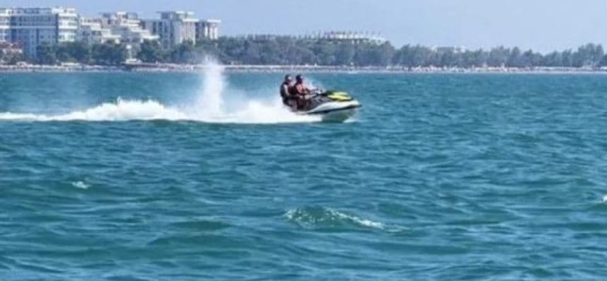 U përplasen me "Jet Ski" në një shkëmb, lëndohen babai dhe dy vajzat