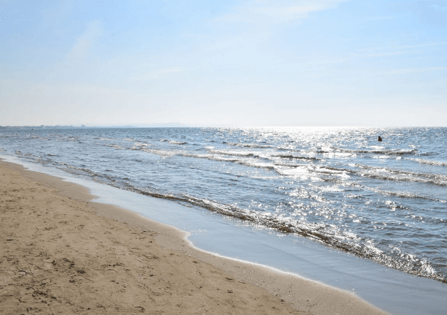 Vdes një 67-vjeçare në plazhin e Durrësit