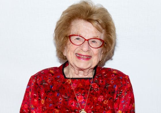 Vdes njëra ndër terapistet e para të seksit, Ruth Westheimer