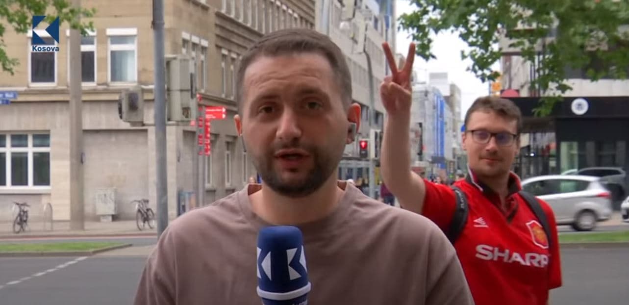 Tifozi vendos dy gishta prapa kokës së gazetarit të Klan Kosovës, derisa ai raportonte nga Dortmundi