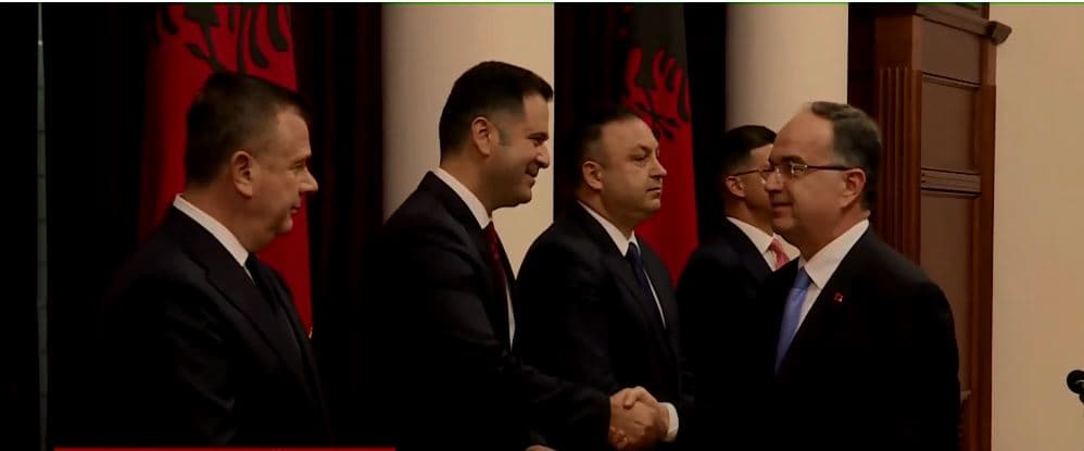 Betohen para Begajt ministrat e rinj nga kabineti i Ramës