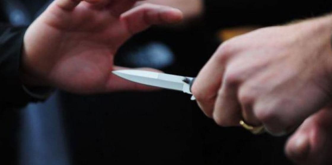 U rrahën dhe përdorën thikë, arrestohen dy persona në Gjakovë - njëri i mitur