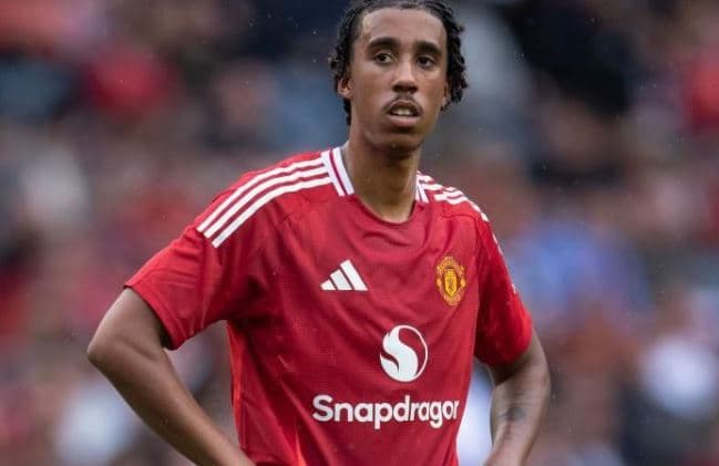 Leny Yoro "gati të vdesë" për Man Utd