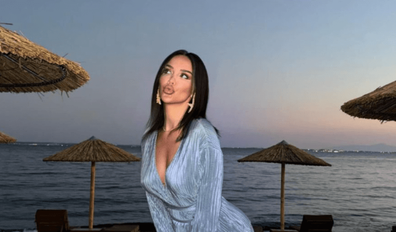 Kujt po i "dhuron" puthje Ana Kabashi?