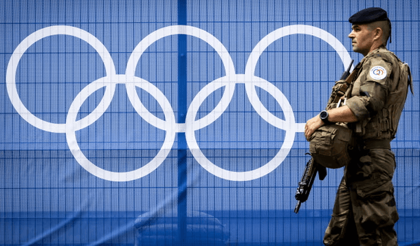 Kuzhinieri rus arrestohet në Paris për plane destabilizimi në shkallë të gjerë gjatë Lojërave Olimpike