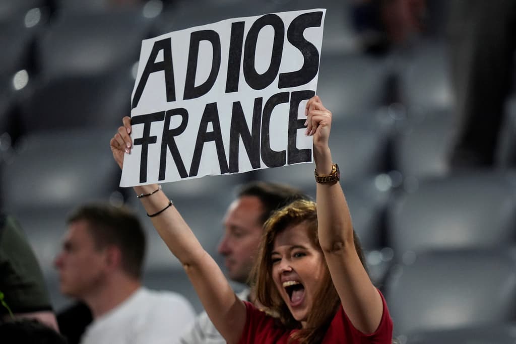 Adios Francë, Spanja në finale