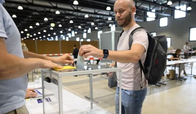Parashikimet japin fitoren e majtë në zgjedhjet franceze