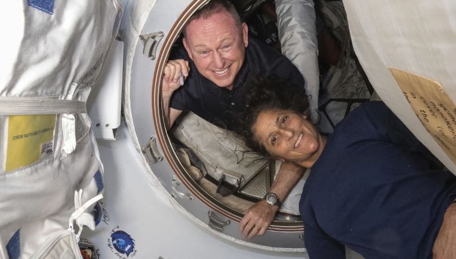 Astronautët e NASA-s të ngecur në hapësirë, mund të mos kthehen deri në shkurt