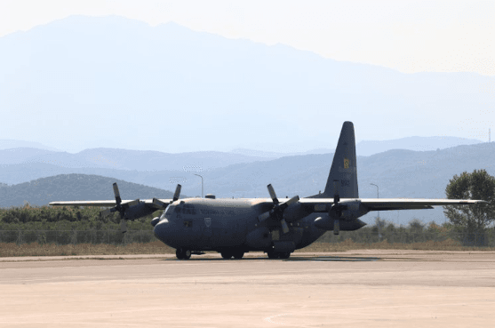 Mbërrijnë në Shqipëri dy avionë rumunë për ndërhyrje në vatrat më kritike të zjarreve