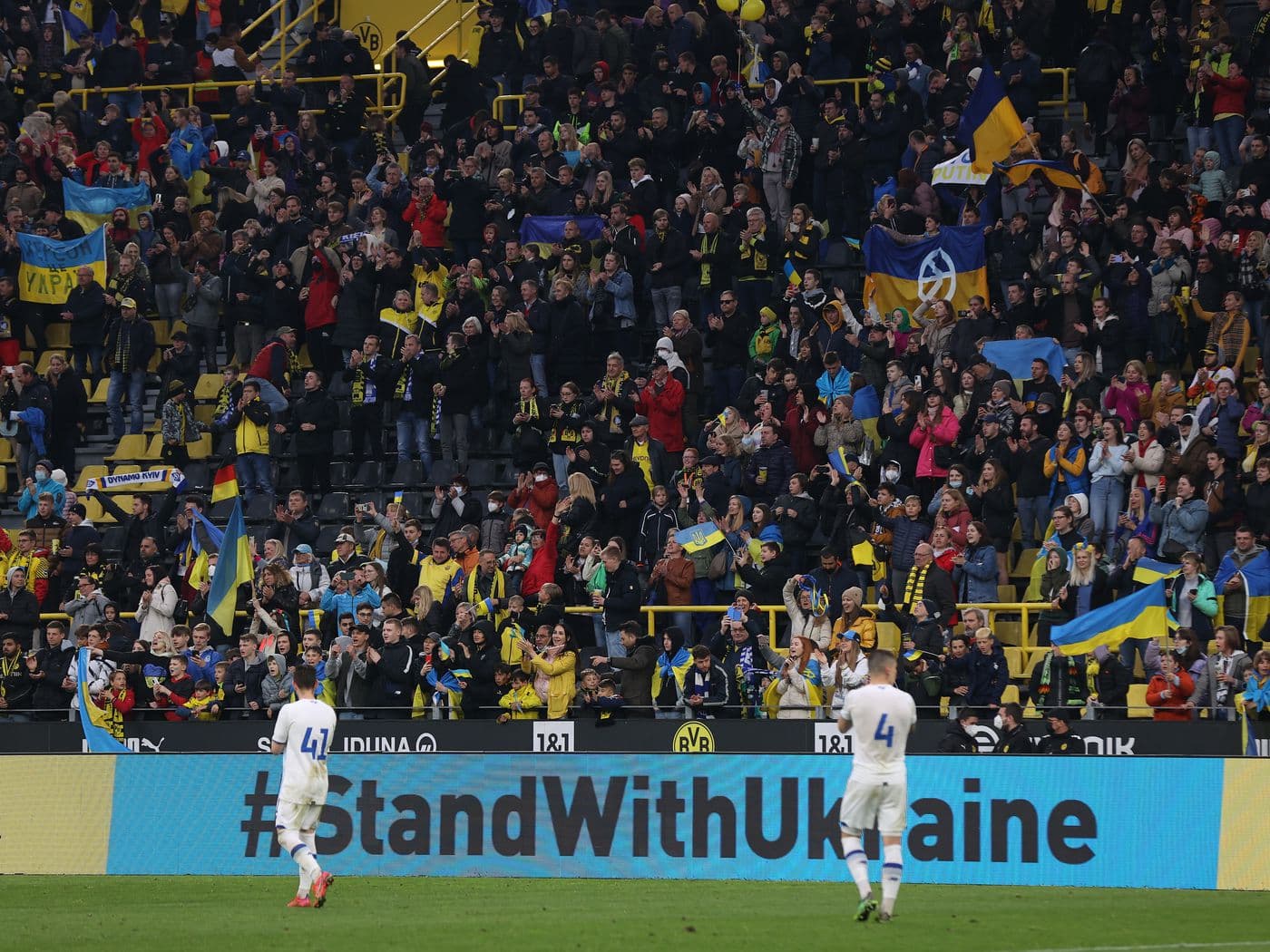 Shteti në luftë, Dinamo e Kievit bën krenare Ukrainën, fiton në Glasgow