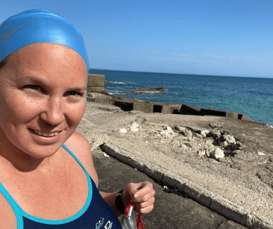 Eva Buzo realizon ëndrrën, nga Italia në Shqipëri me not, 34 orë në det