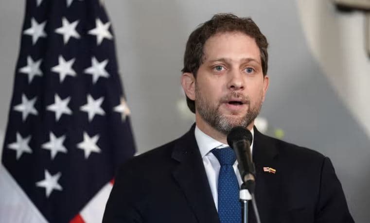 Finer: Shtëpia e Bardhë do të punojë çdo ditë për të liruar mësuesin amerikan nga burgu rus