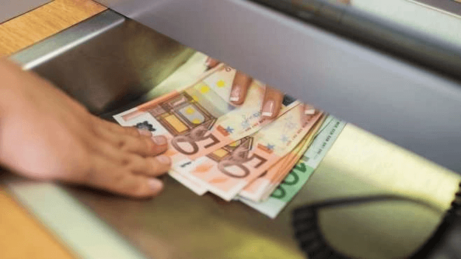 Një bankë në Prishtinë raporton se ka pranuar para fals nga 11 biznese
