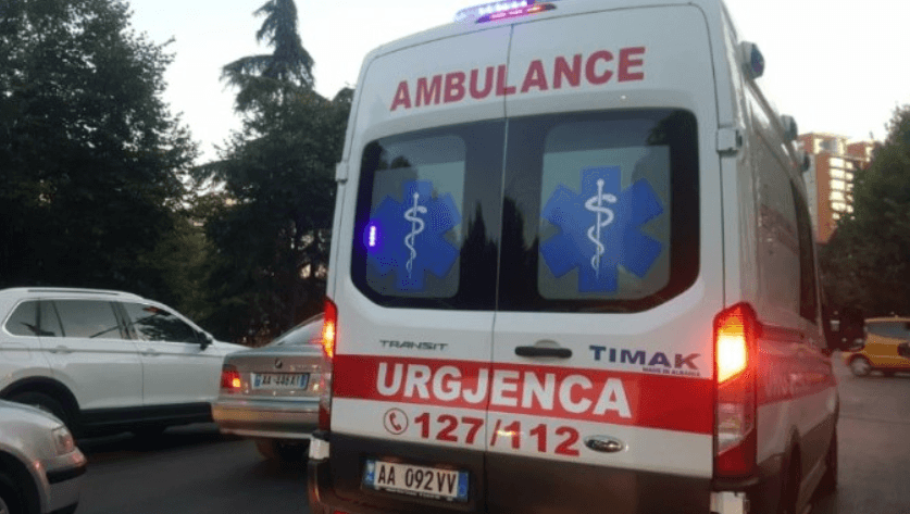Aksident trafiku në Pogradec, lëndohet një 38-vjeçar