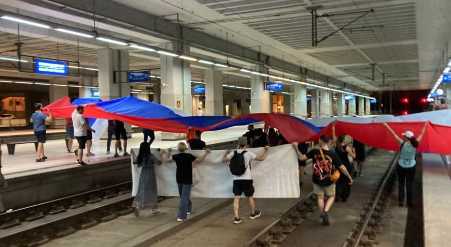 Në Beograd protestohet kundër minierës së litiumit, bllokohen dy stacione hekurudhore