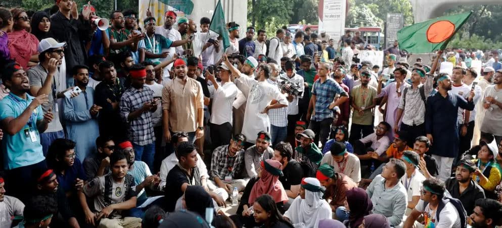 Mes kërcënimeve nga protestuesit, jep dorëheqjen kryegjykatësi i Bangladeshit