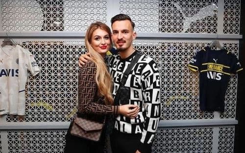 Martohet Mërgim Berisha, ish i dashuri i Vesa Vllasaliut