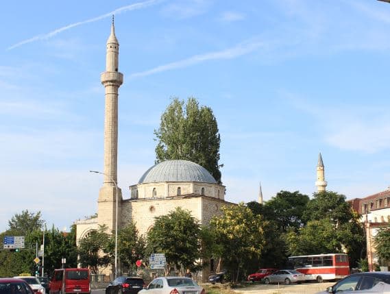 Martesat në xhami, trend apo obligim?