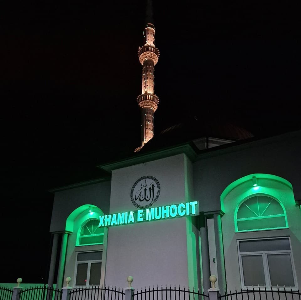 Hajnat ia mësyjnë xhamisë në Ferizaj