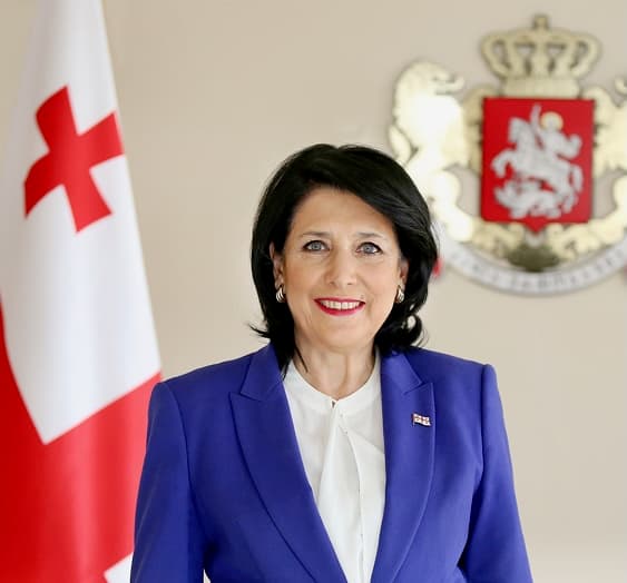 Presidentja gjeorgjiane thotë se votimet e reja janë zgjedhje “mes Evropës dhe Rusisë”