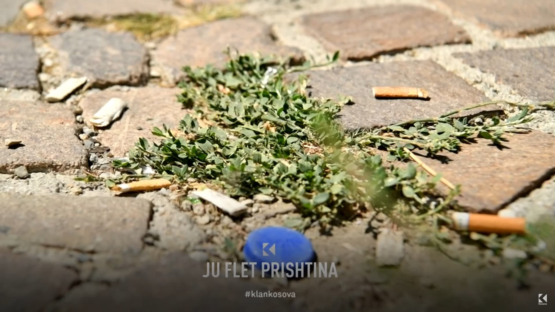 Rrugët e Prishtinës me shumë pluhur, lahen rrallë (VIDEO)