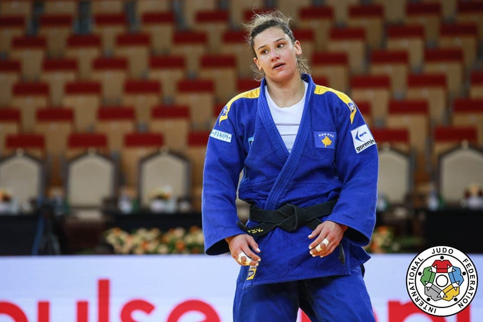 Lori ndalet në garën për medalje