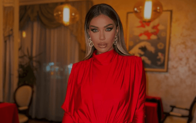 Adelina Tahiri krejt shkëlqim në paraqitjen e fundit