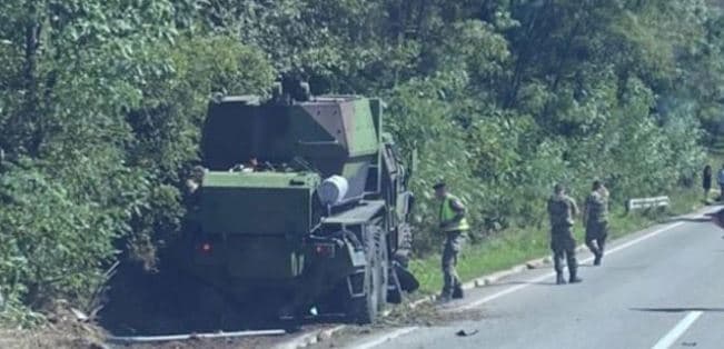 Automjeti i ushtrisë serbe shtyp veturën, vdesin pesë persona