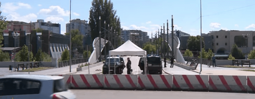 Al Jazeera raporton për hapjen e Urës së Ibrit, thotë se QUINT-i dhe KFOR kundërshtuan fortë